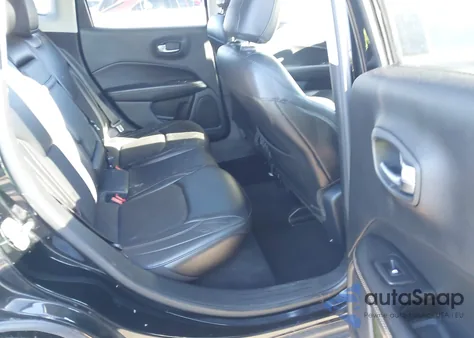 2018 Jeep Compass Latitude Fwd z USA, uszkodzony, nr VIN 3C4NJCBB0JT420459